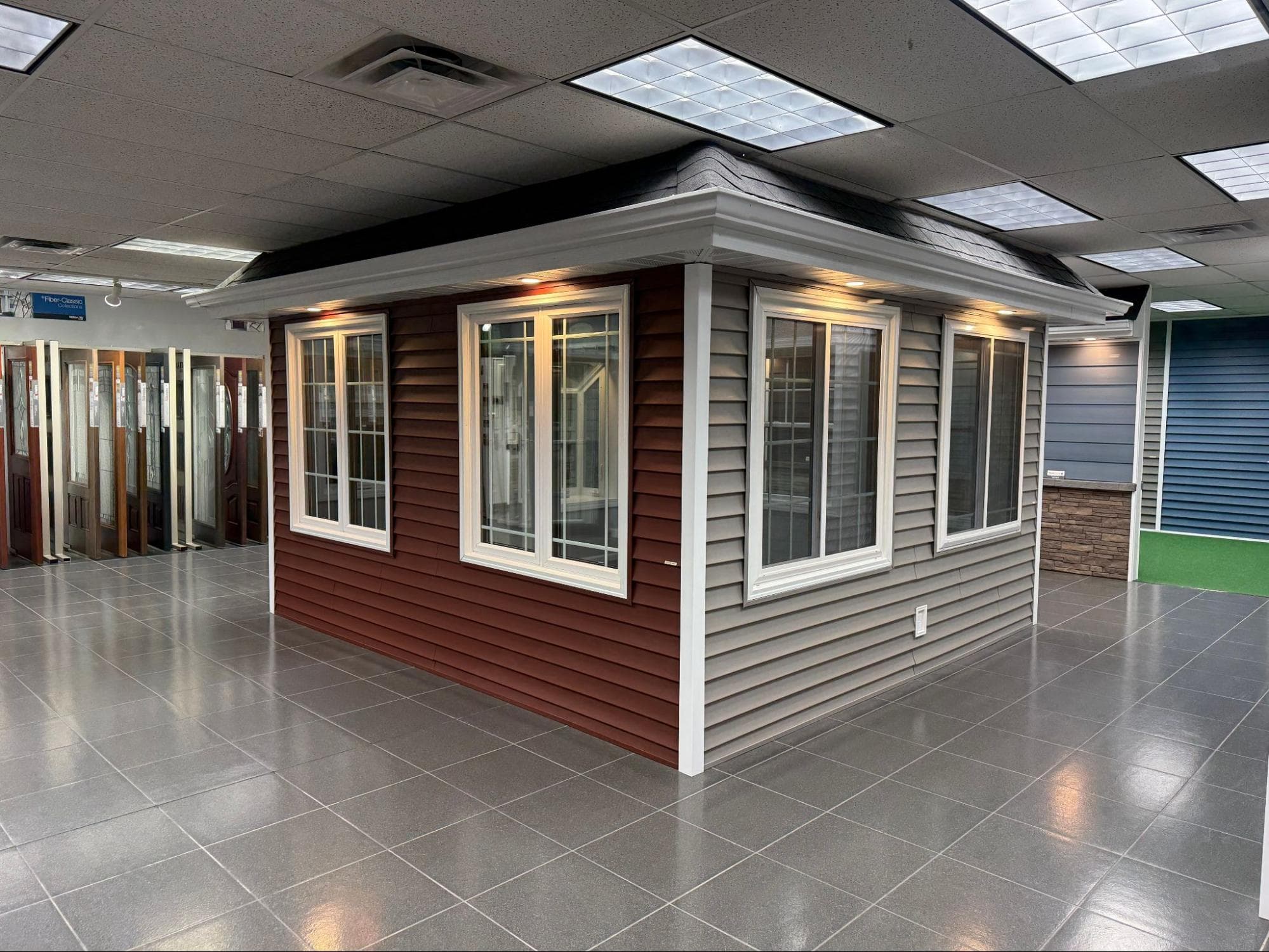 Energy-efficient window comparison display